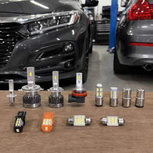 LED autožiarovky podľa pätice: typy H1, H4, H7, H11, T10 a ďalšie